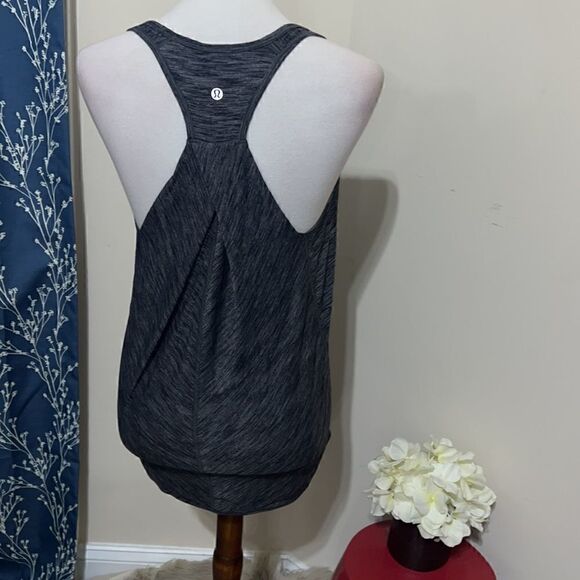 Lululemon Essential Tank Top Heathered Black Gray Athletic Athleisure Yoga sz 4 - Picture 3 of 5